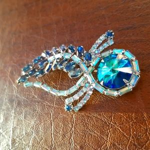 Vintage Crystal Comet Brooch in Blue Rhinestone